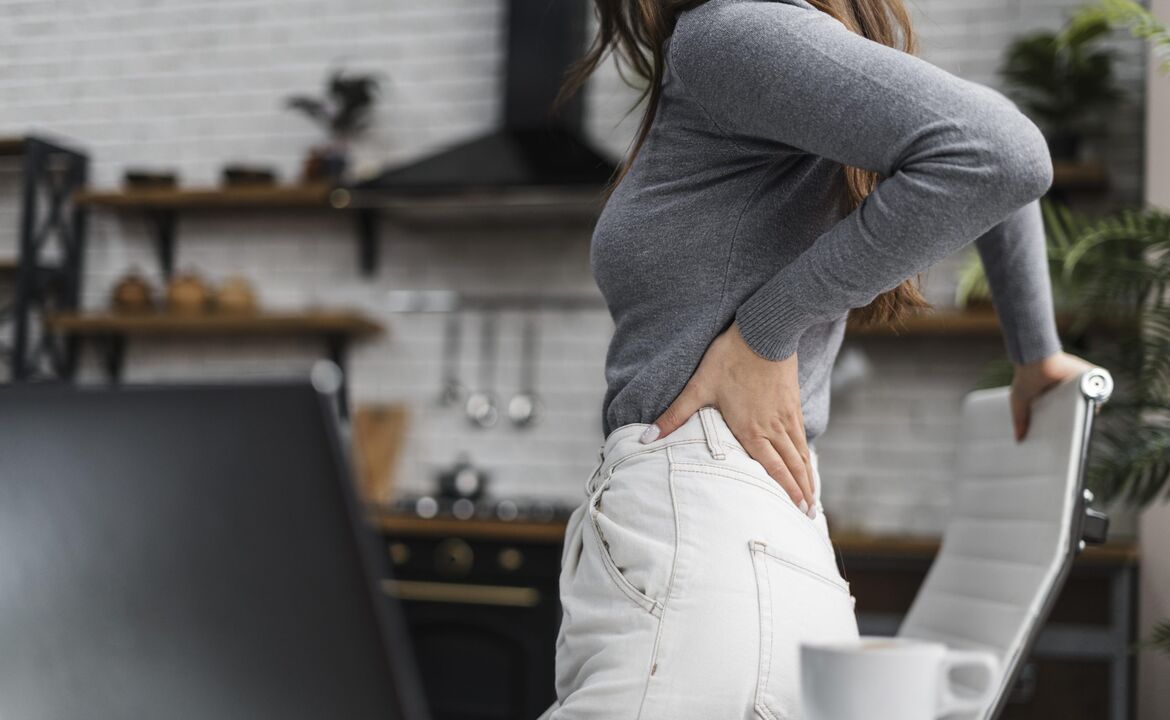 Durerea de spate în regiunea lombară este un simptom comun care însoțește diferite patologii. 